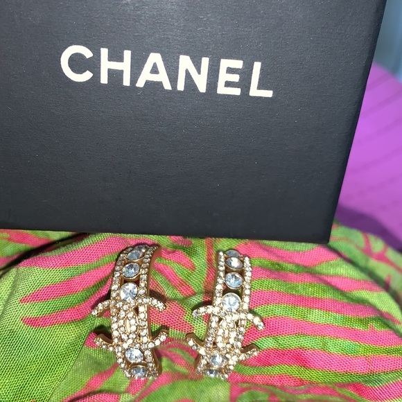 Authentic Chanel earrings!! Gorgeous. I have worn these 1x. - Picture 9 of 11
